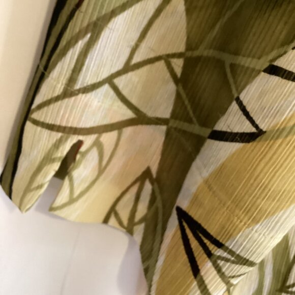 Alfred Dunner Sheer Leaf Print Blouse Women’s 16W Button-Up, Lightweight & Breez - Picture 4 of 7